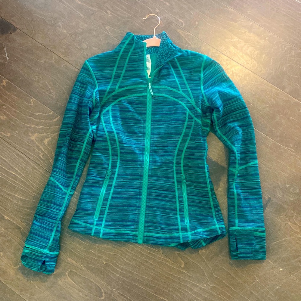 NWOT lululemon define jacket size 6 in rare cyber jungle hero green/blue stripe